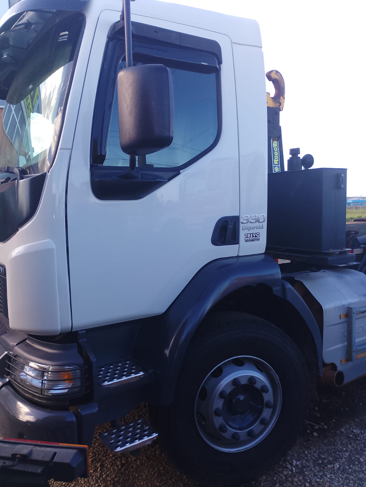Volvo VM 330 Roll-on Roll-of