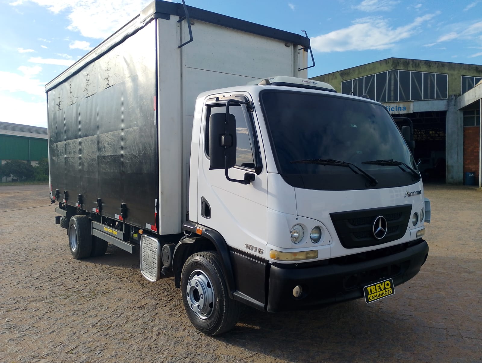 Mercedes-Benz Accelo 1016