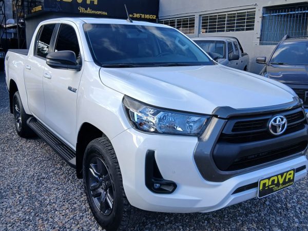 Toyota Hilux SR