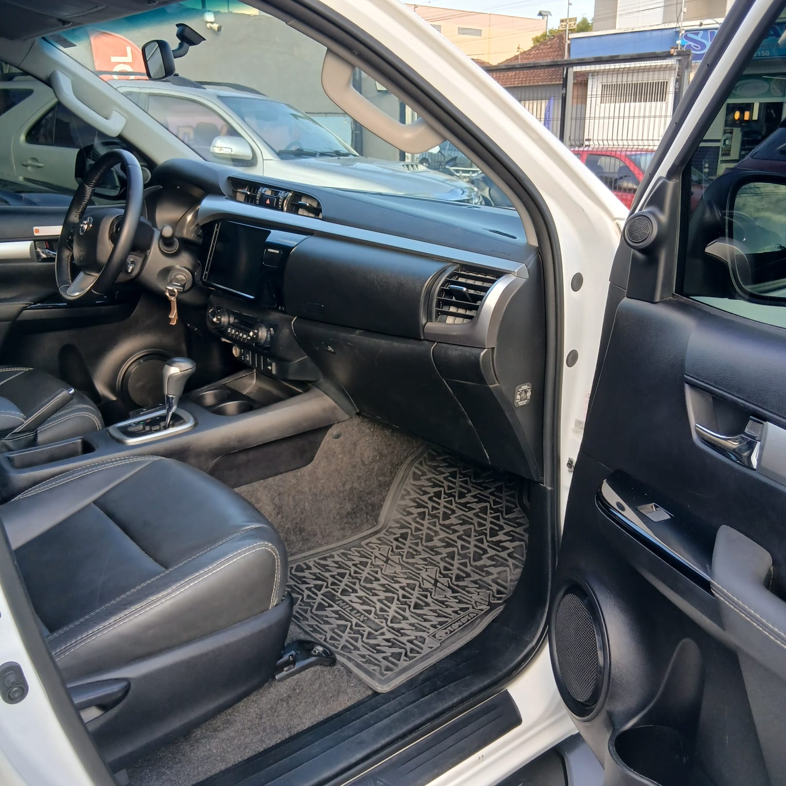 Toyota Hilux SR