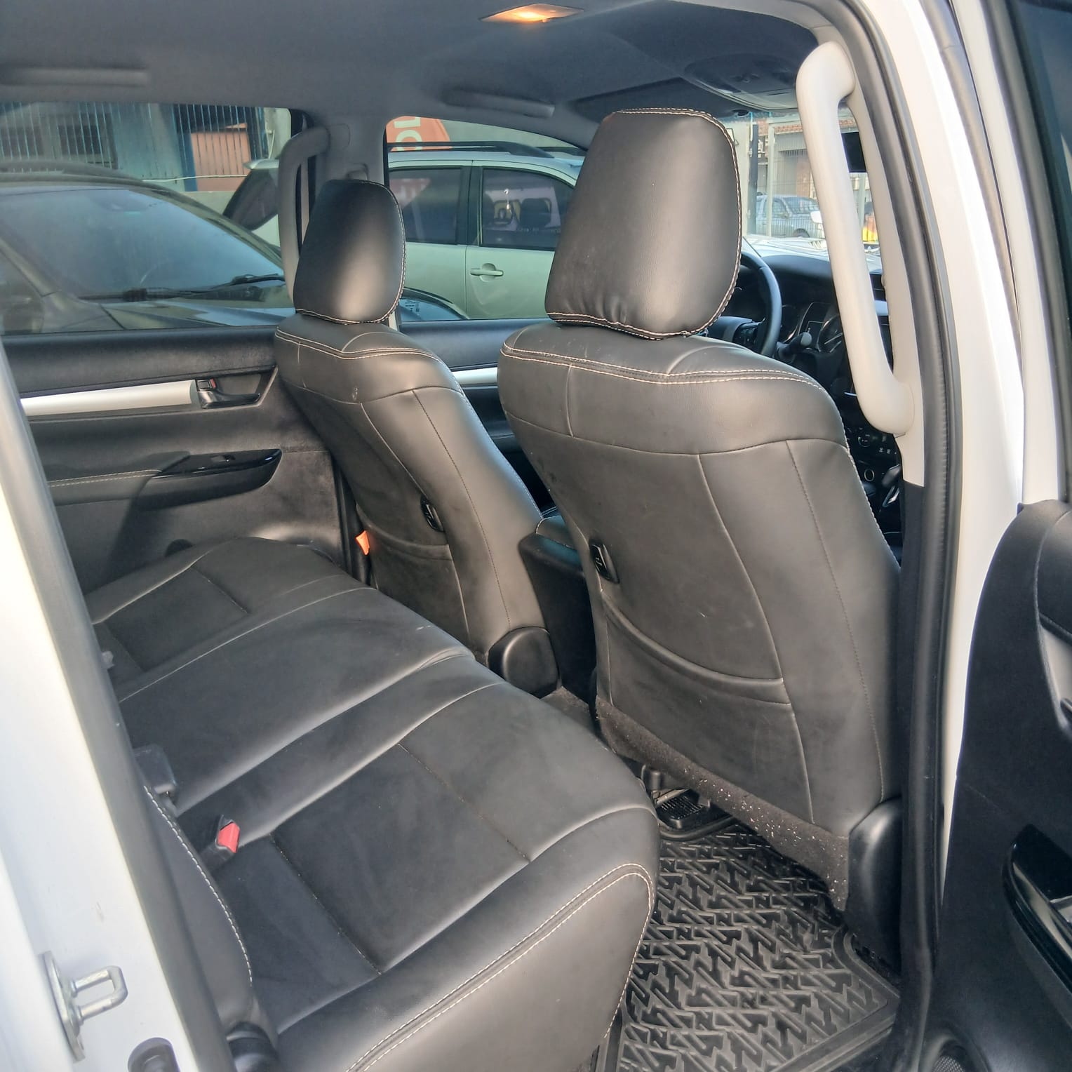 Toyota Hilux SR